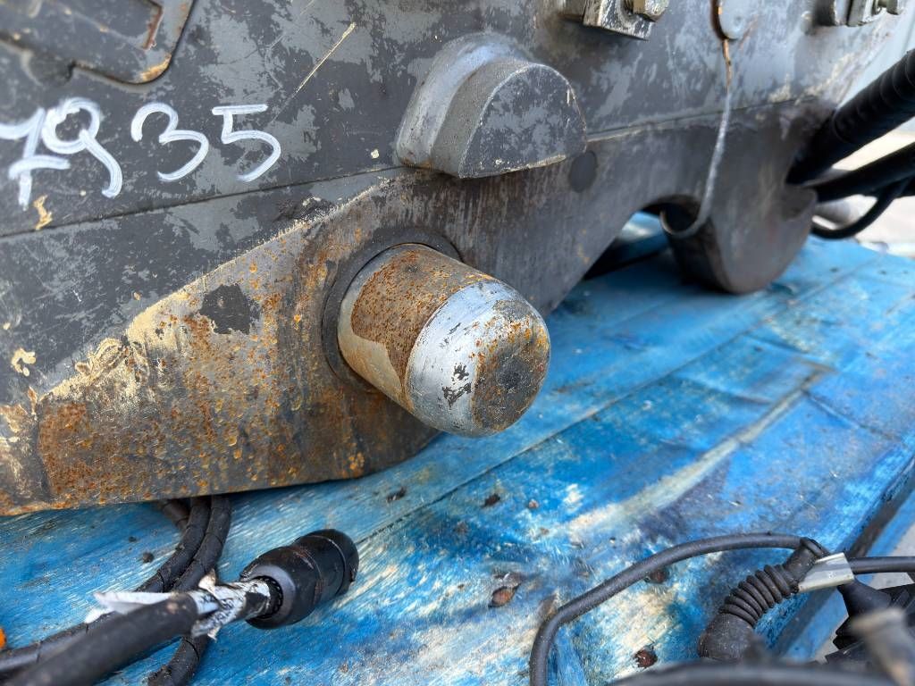 Liebherr SWA48 - 323F Likufix