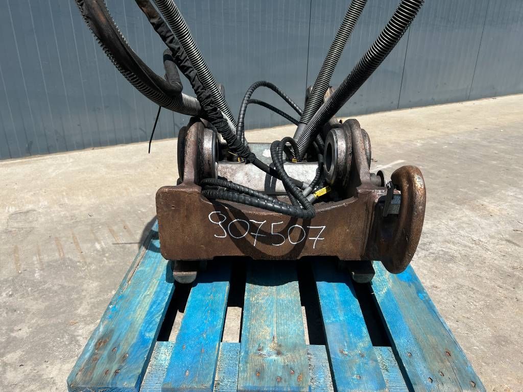 OilQuick OQ70/55 - 323E