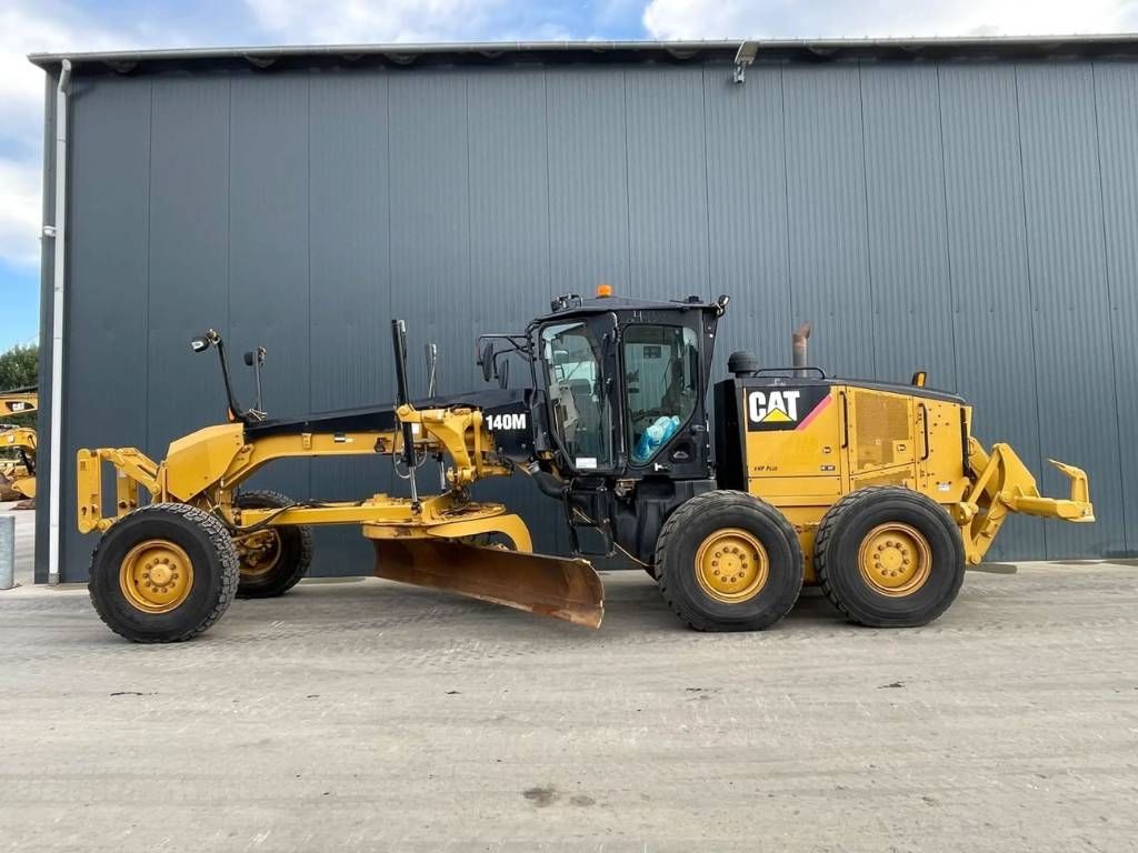 CAT 140M