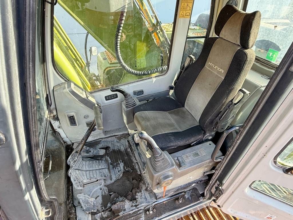 Hyundai 210LC-7 - Hammer Lines / Cummins Engine