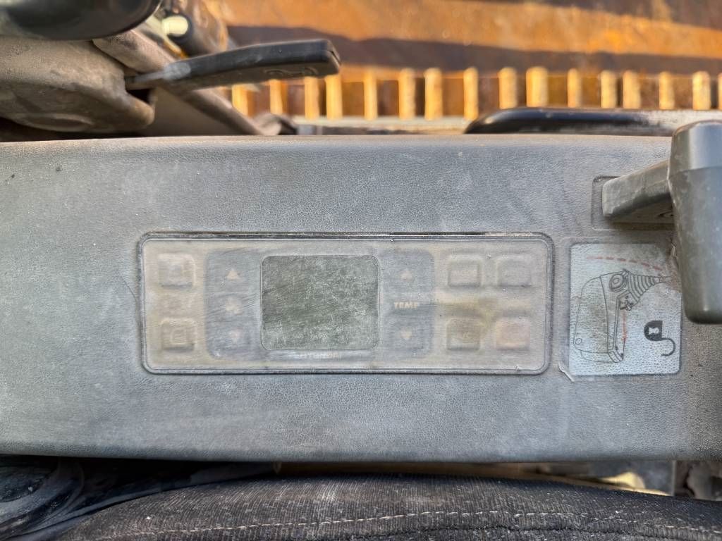 Hyundai 210LC-7 - Hammer Lines / Cummins Engine