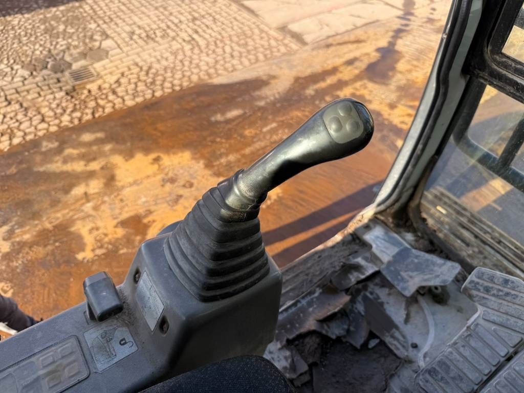 Hyundai 210LC-7 - Hammer Lines / Cummins Engine