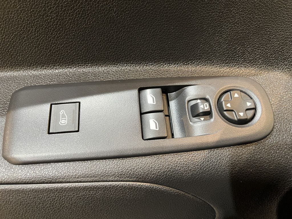 Peugeot Partner 1.5 BlueHDI 100 PK Premium / Euro 6 / Airco / Cruise Control / CarPlay / PDC / 3-Zits / 32.100 KM !!