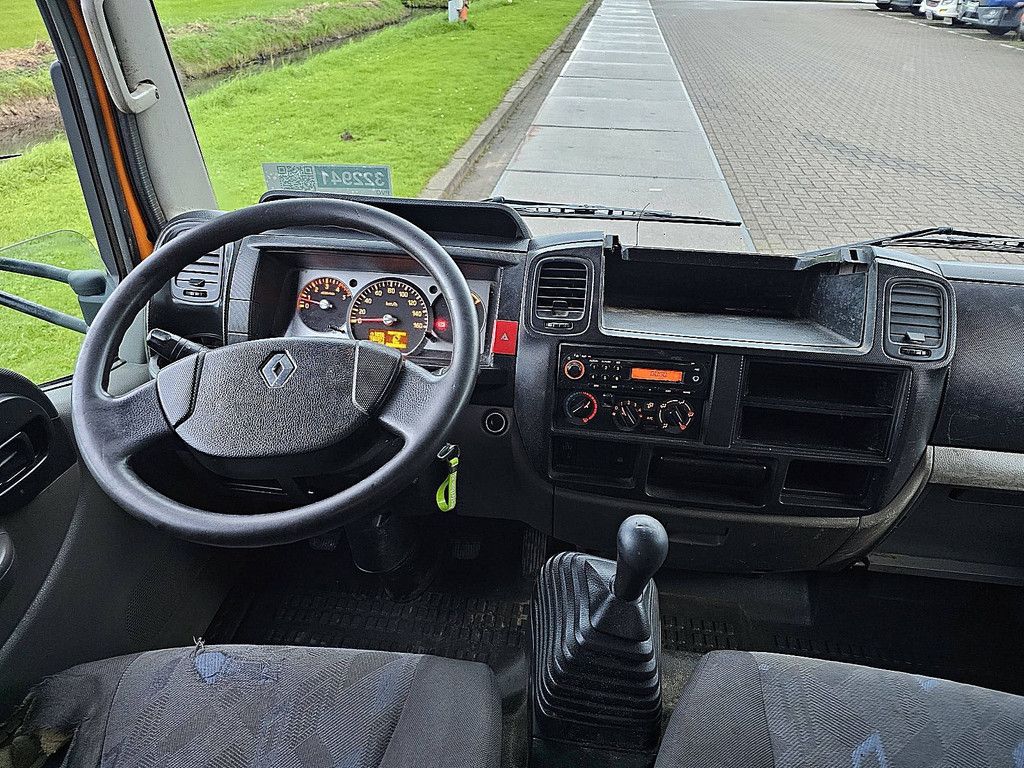 RENAULT MAXITY 150 kipper3.0 ltr