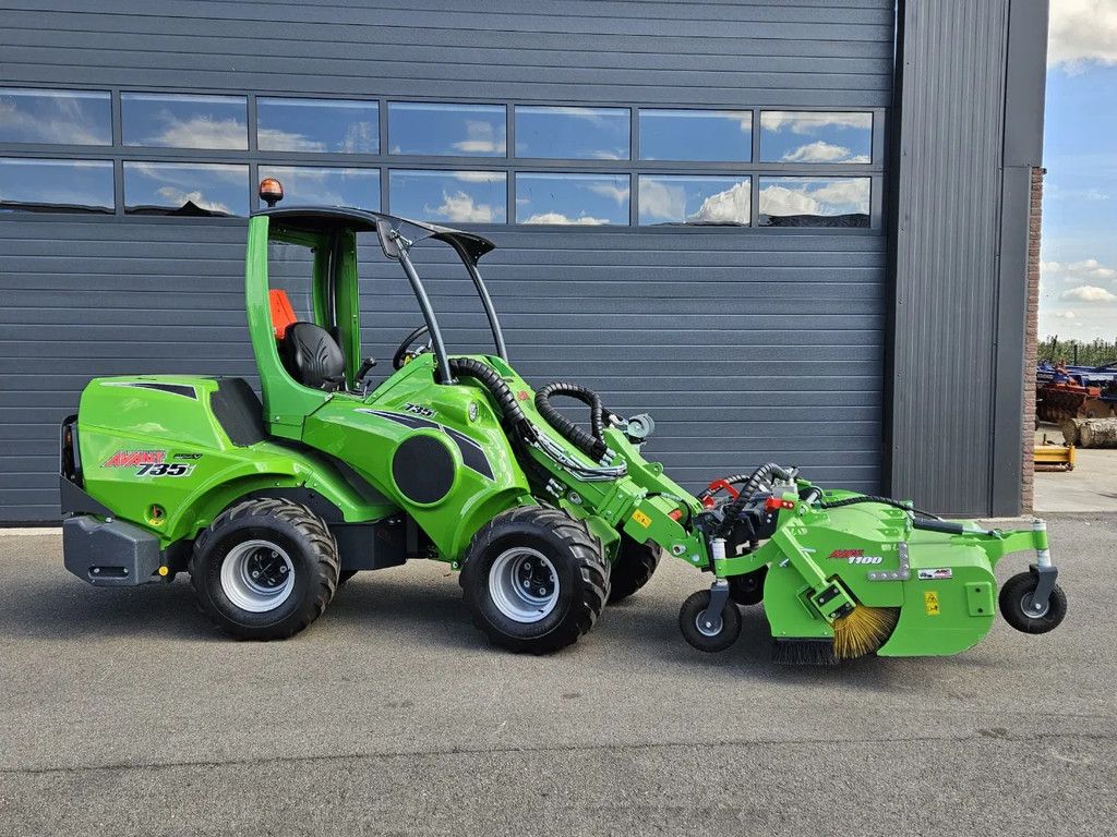 Avant 735i Rental mini-shovel