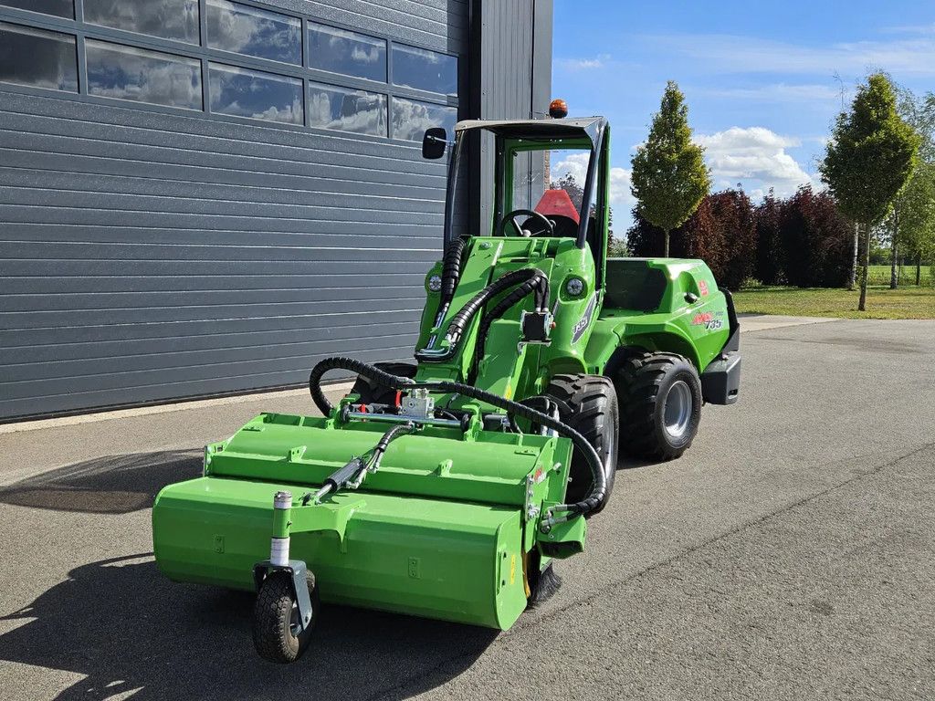 Avant 735i Rental mini-shovel