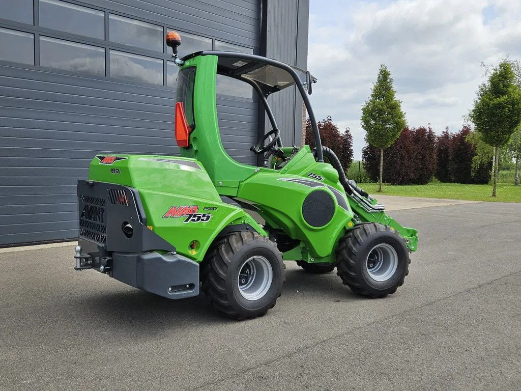 Avant 755i Rental mini-shovel