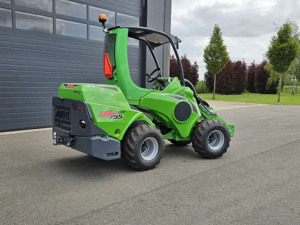 Avant 755i Rental mini-shovel