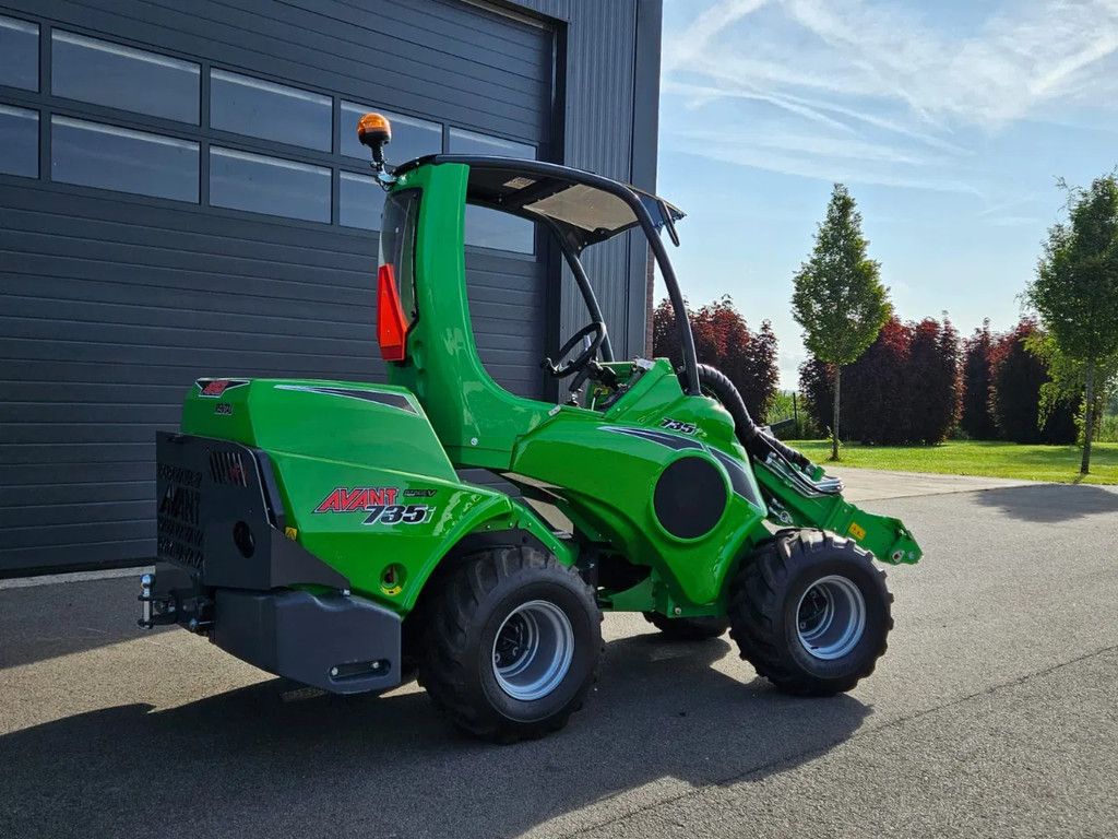 Avant 735i Rental mini-shovel