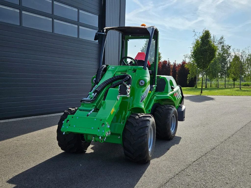 Avant 735i Rental mini-shovel