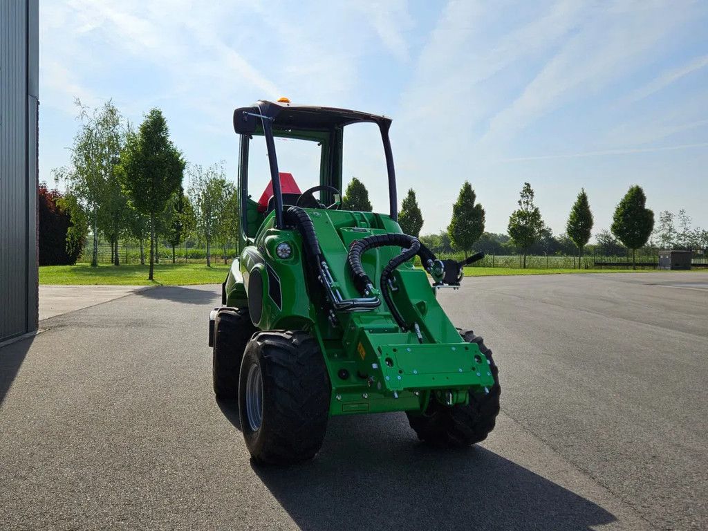 Avant 735i Rental mini-shovel