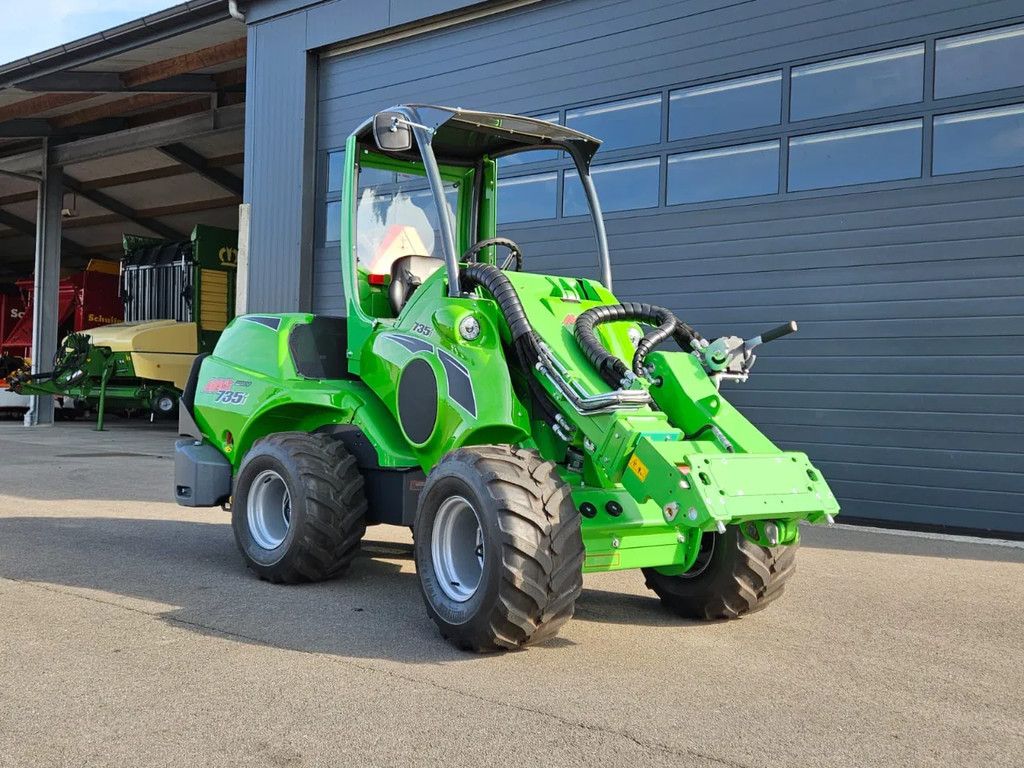 Avant 735i Rental mini-shovel