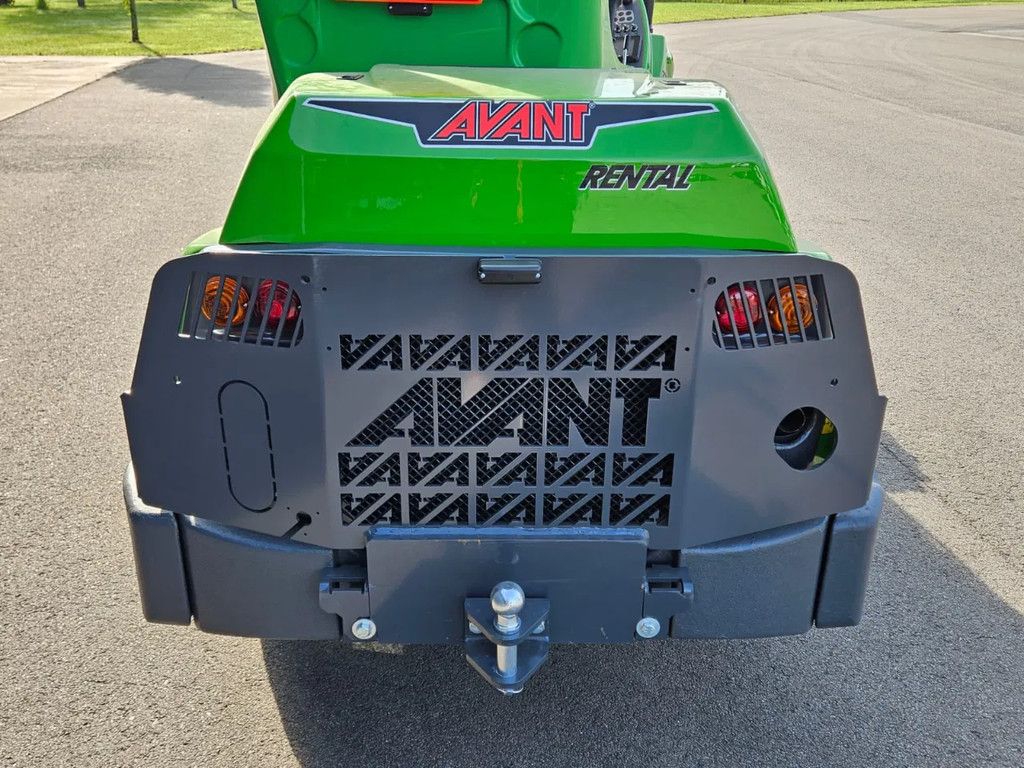 Avant 735i Rental mini-shovel
