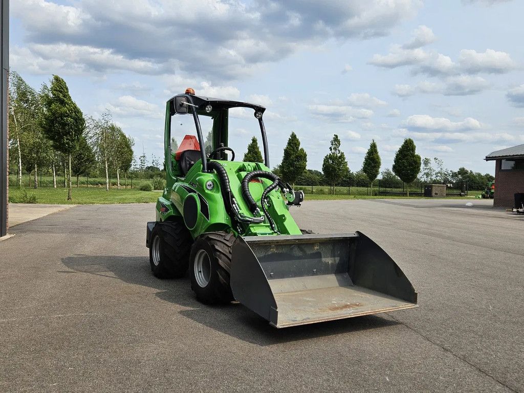 Avant 645i TDL+ mini-shovel