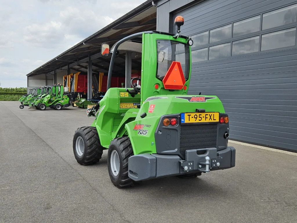 Avant 735 TDL + mini-shovel