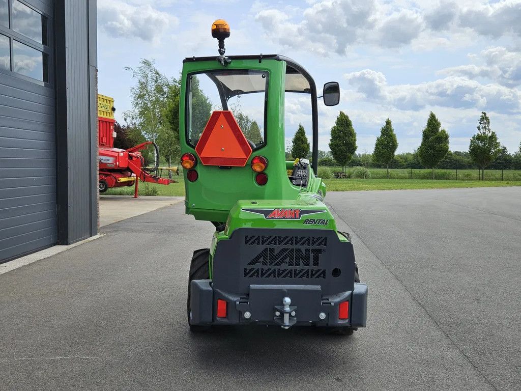 Avant 645i Rental mini-shovel