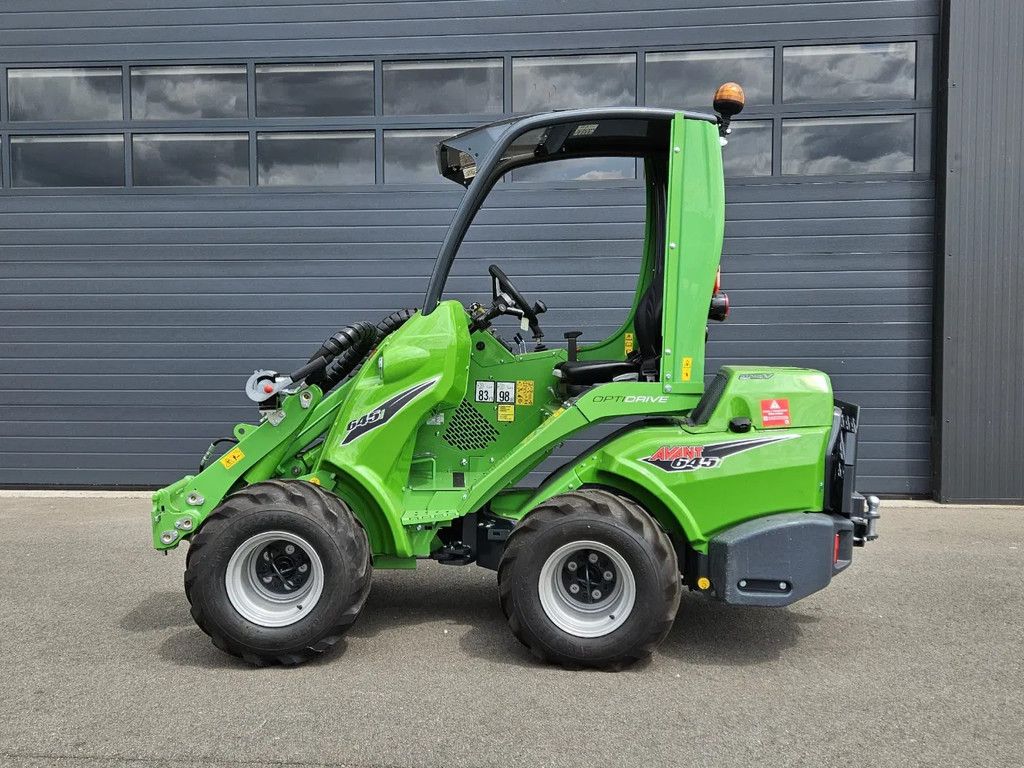 Avant 645i Rental mini-shovel