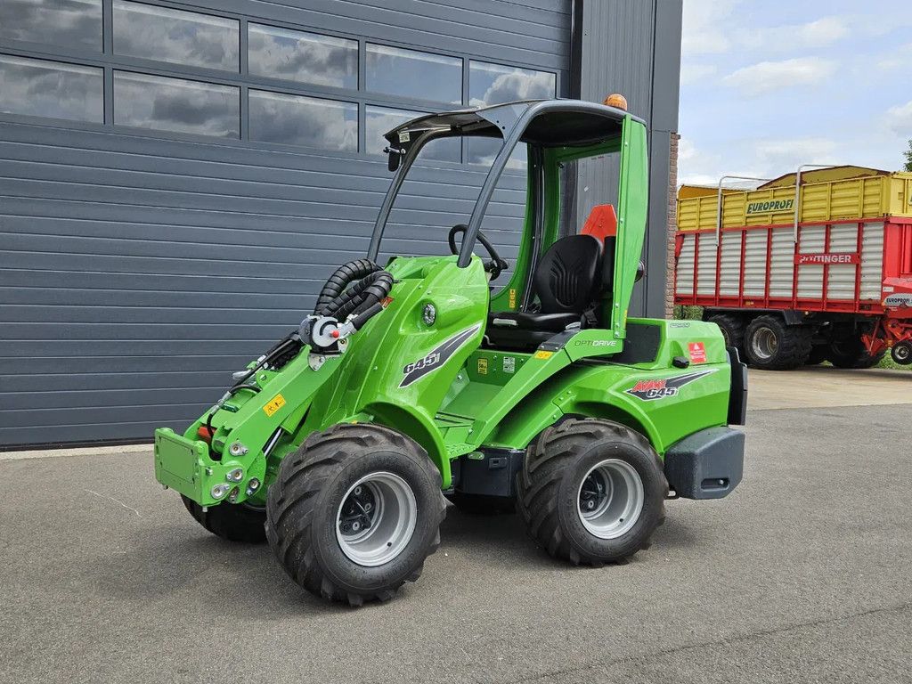 Avant 645i Rental mini-shovel