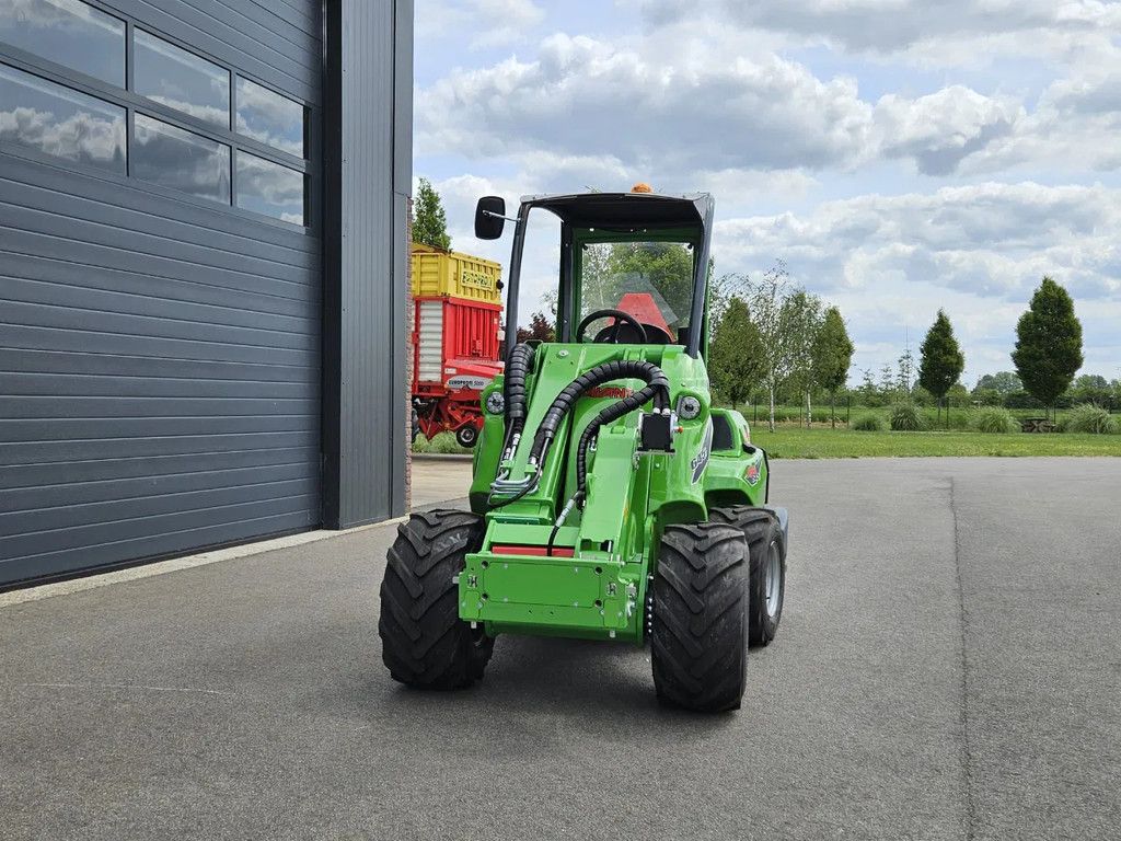 Avant 645i Rental mini-shovel