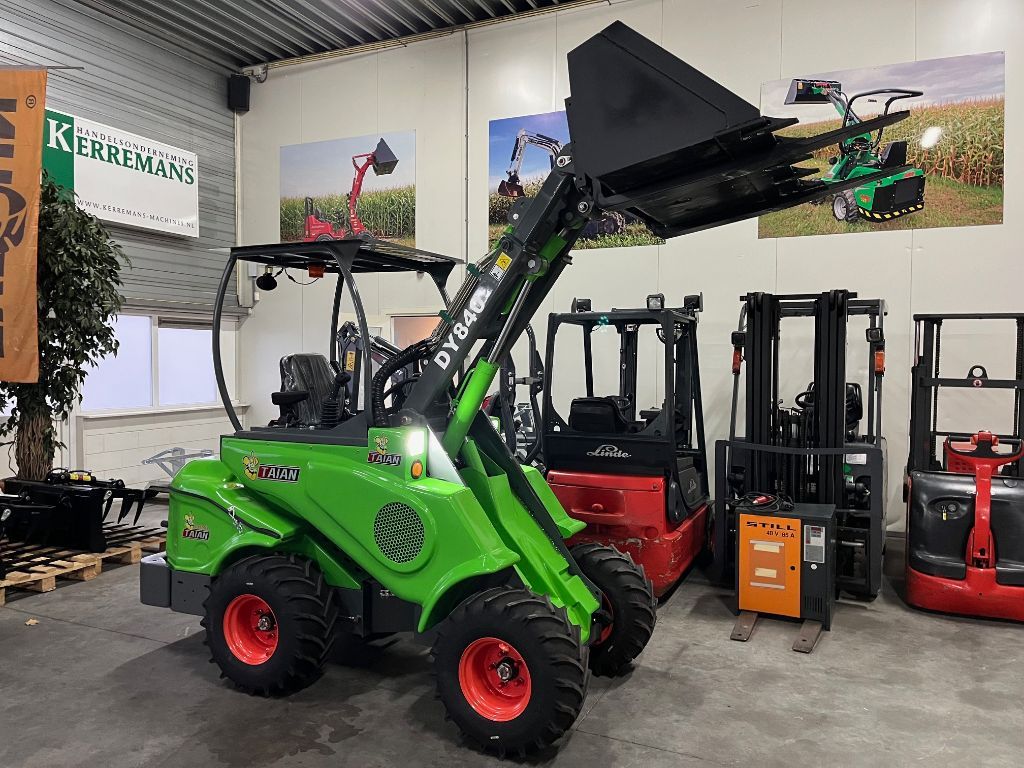 Nieuwe TAIAN DY840 (AVANT) kniklader telescooplader minishovel