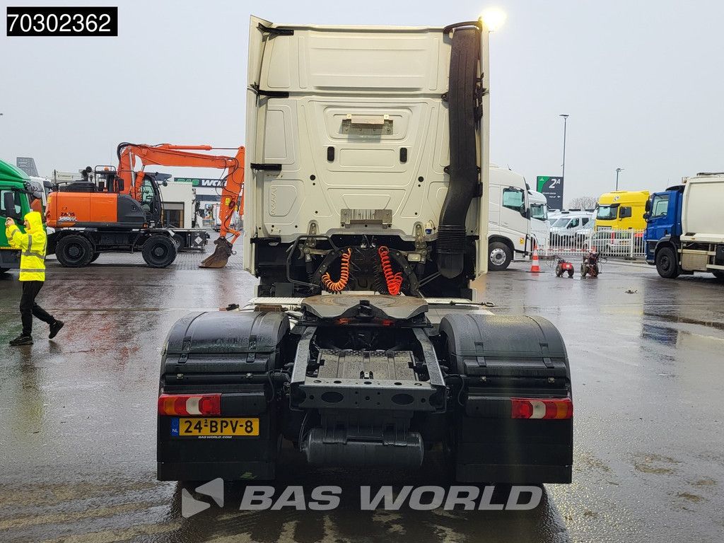 Mercedes Actros 1942 4X2 GigaSpace NL-Truck 80% Tyres