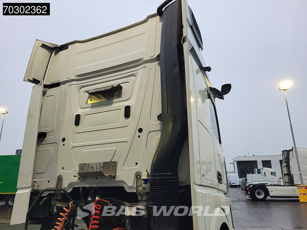 Mercedes Actros 1942 4X2 GigaSpace NL-Truck 80% Tyres