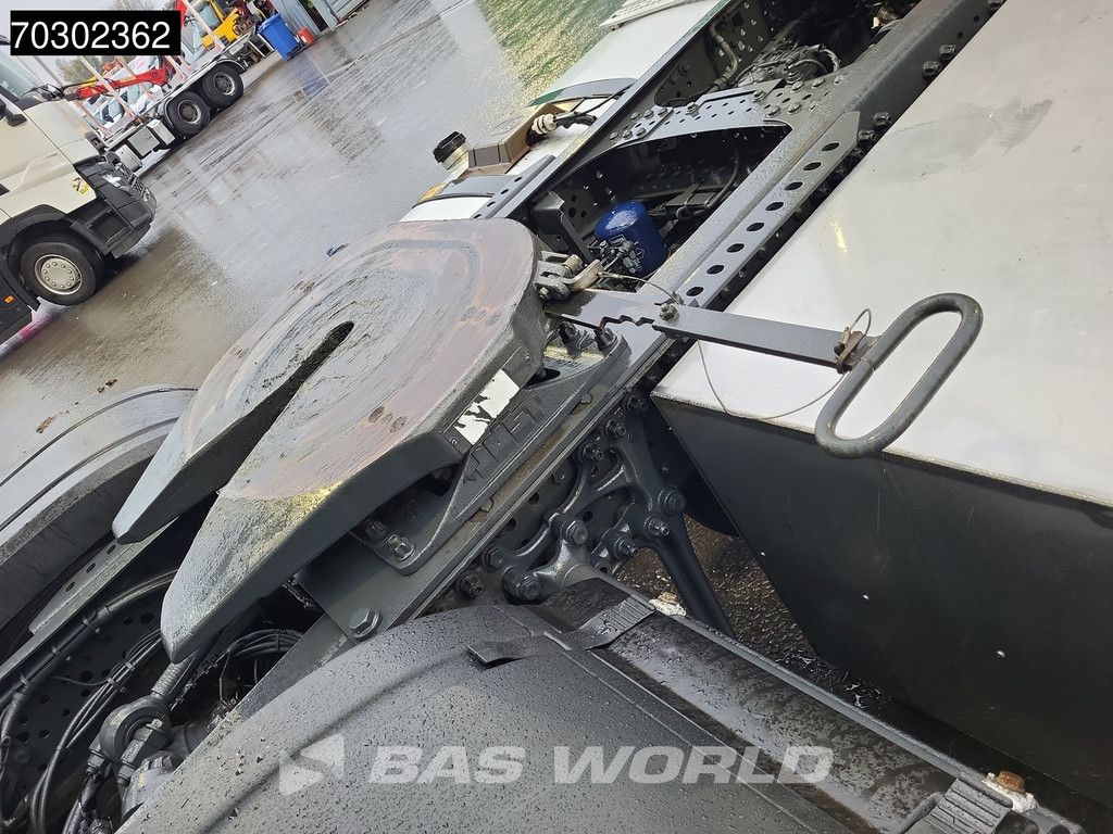 Mercedes Actros 1942 4X2 GigaSpace NL-Truck 80% Tyres