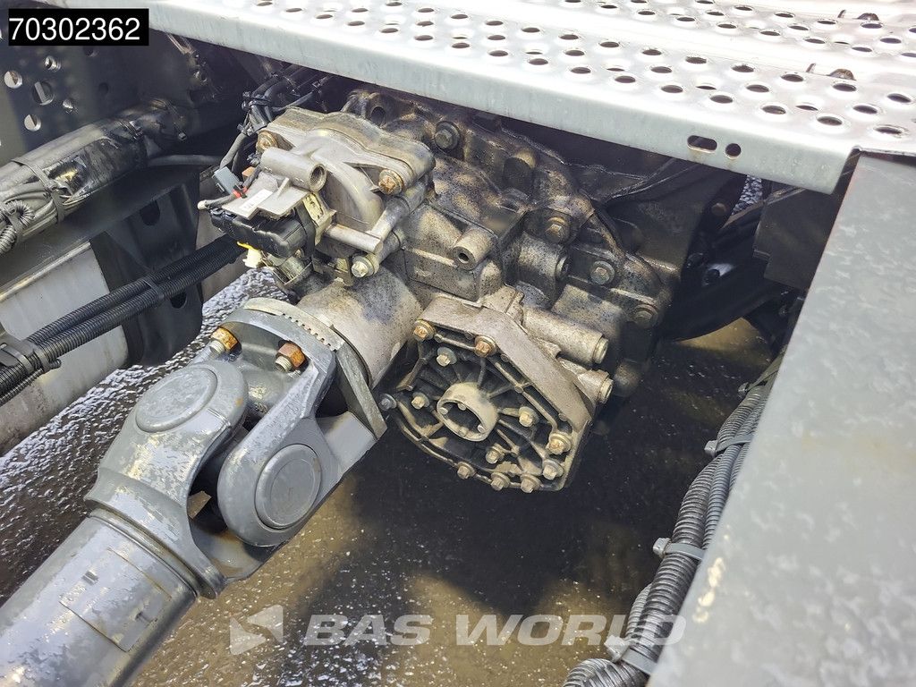 Mercedes Actros 1942 4X2 GigaSpace NL-Truck 80% Tyres