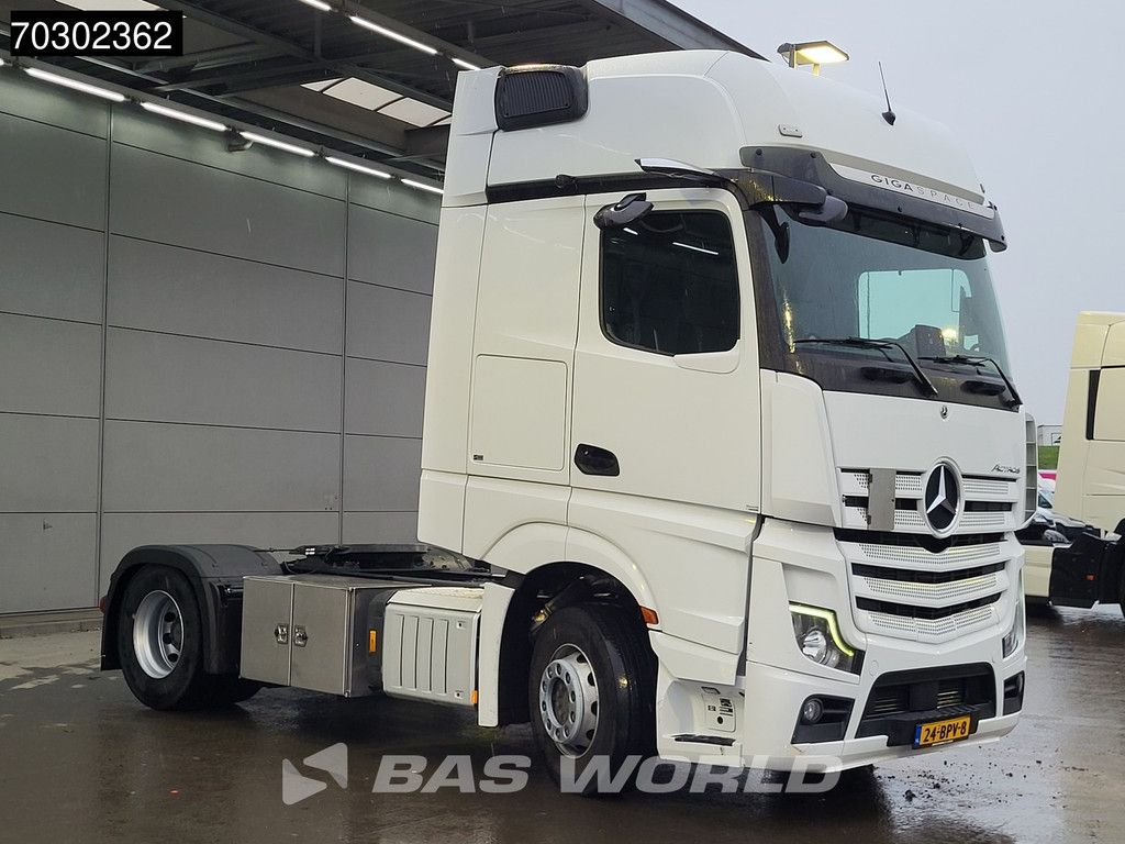Mercedes Actros 1942 4X2 GigaSpace NL-Truck 80% Tyres