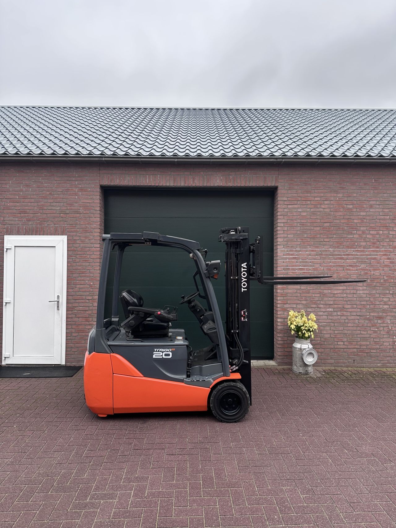 Toyota 8FBET20 2000kg 3700 uur triplo elektrische heftruck