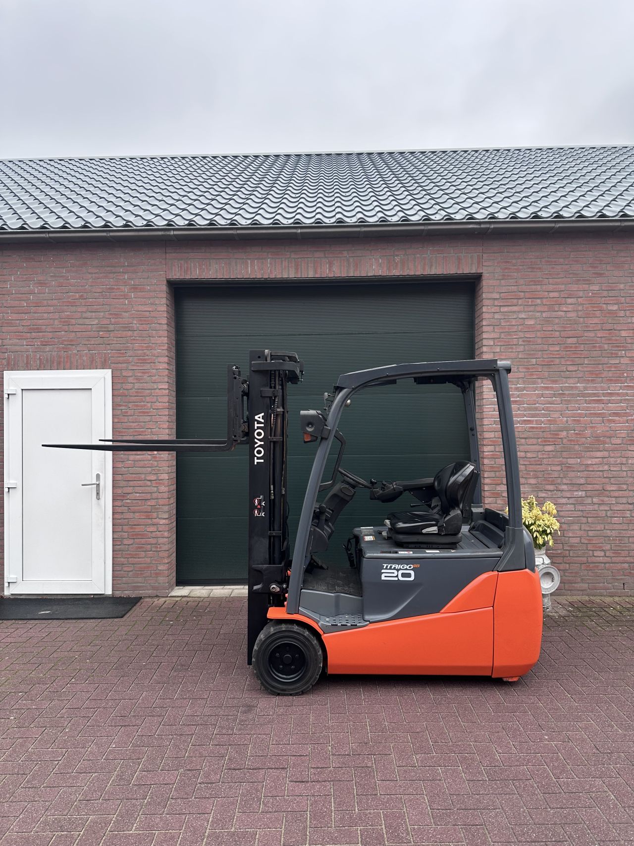 Toyota 8FBET20 2000kg 3700 uur triplo elektrische heftruck