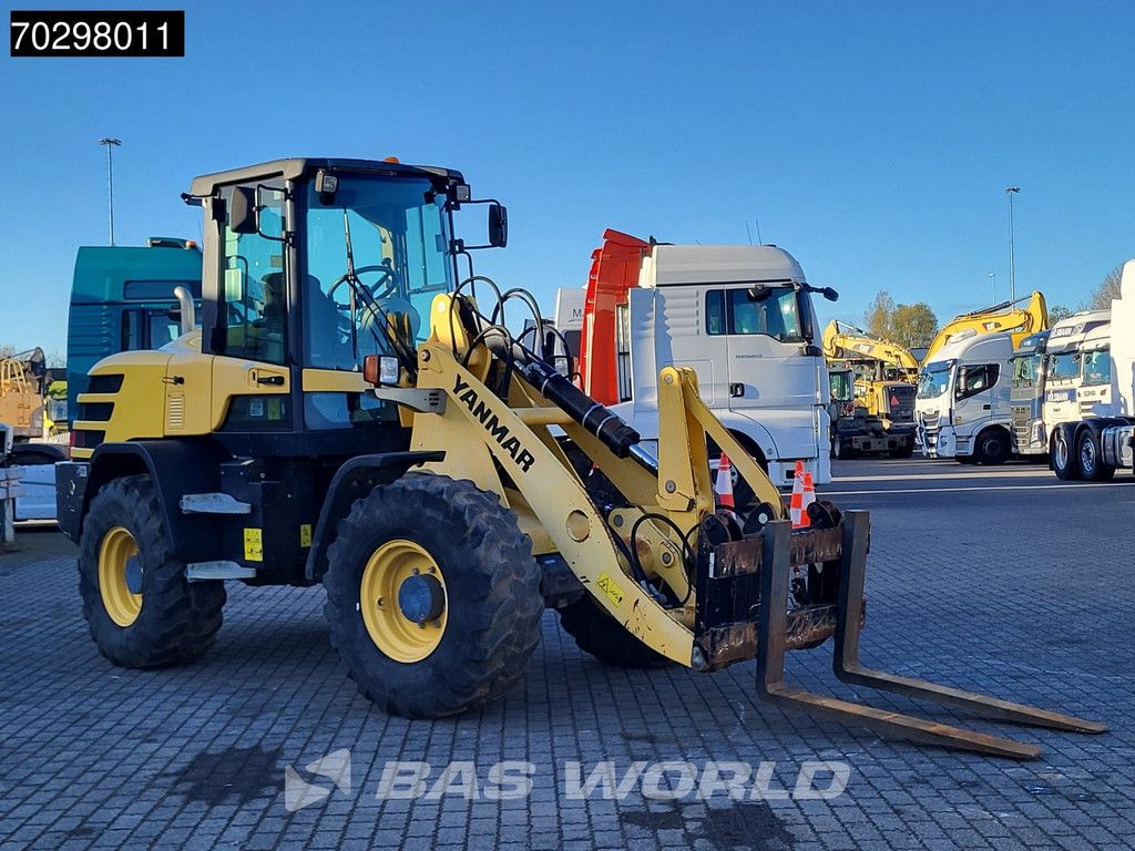 YANMAR V120 Bucket + Forks