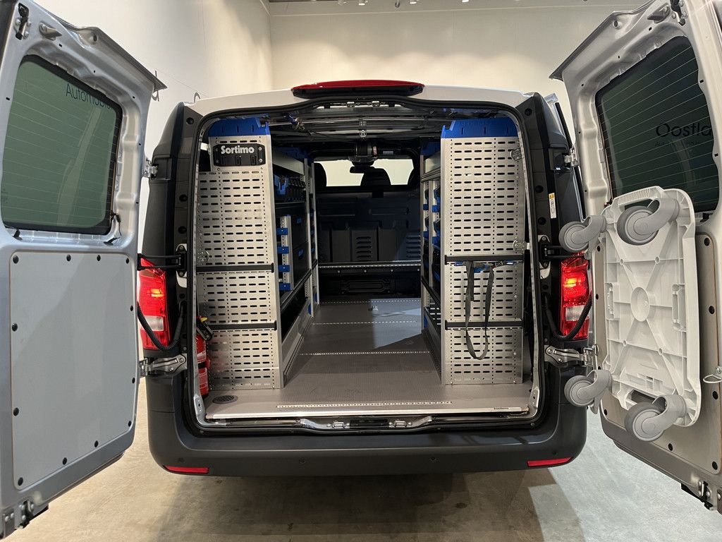 Mercedes-Benz Vito 116 CDI Lang RWD Automaat / Euro 6 / Servicebus / Sortimo Inrichting / Airco / Cruise Control / Camera / Lier / CarPlay / Navigatie / 3-Zits / 7.500 KM !!