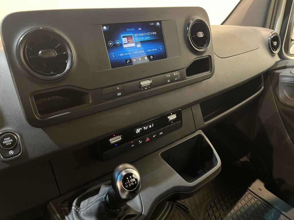 Mercedes-Benz Sprinter 317 CDI L2 RWD DC Dubbel Cabine Open Laadbak / Euro 6 / Trekhaak 3500 KG / Airco / Cruise Control / CarPlay / DC 6 Pers. / 82.000 KM !!