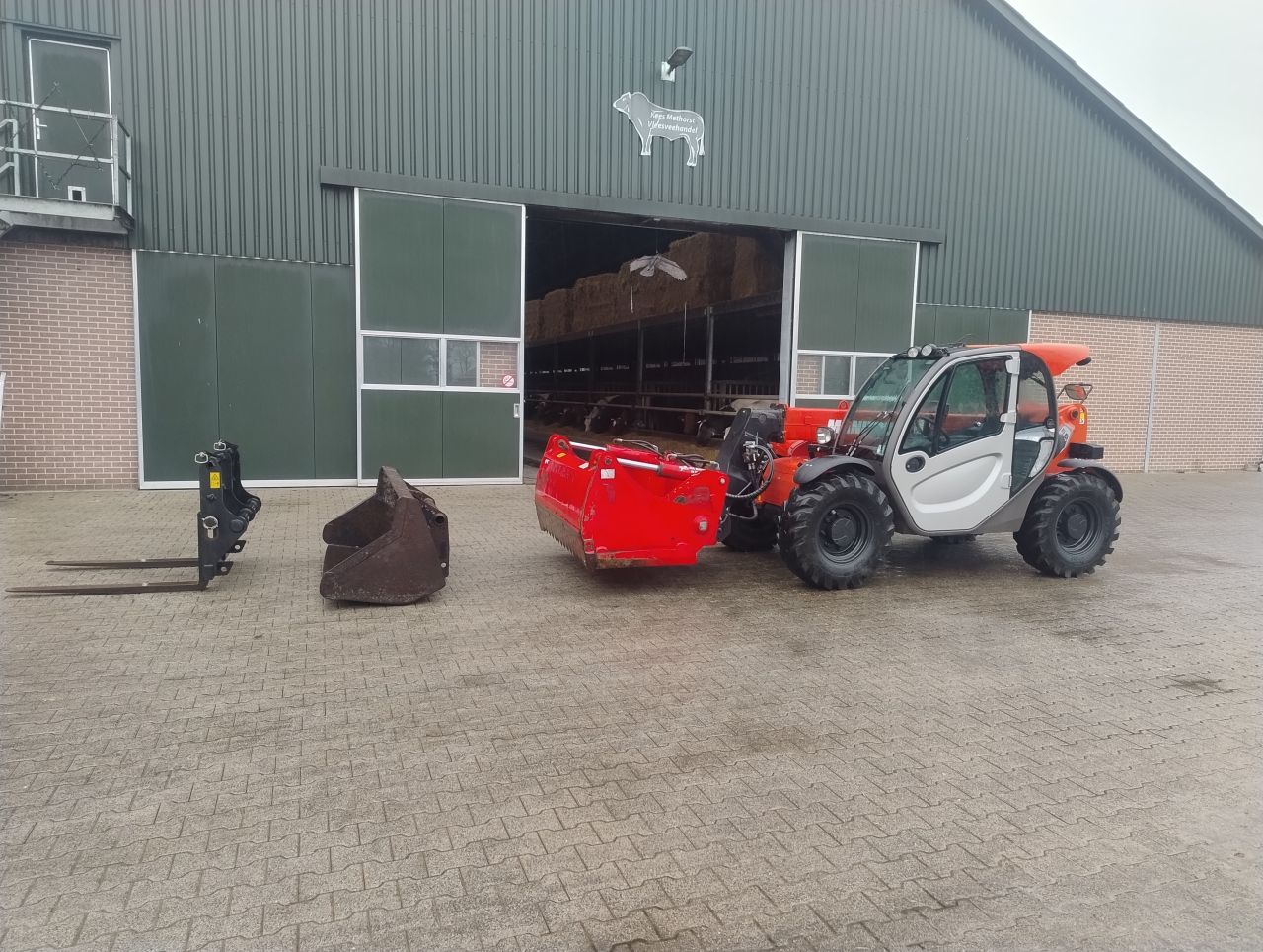 Manitou MLT625-75H vereiker +voerhapper bak en palletvork