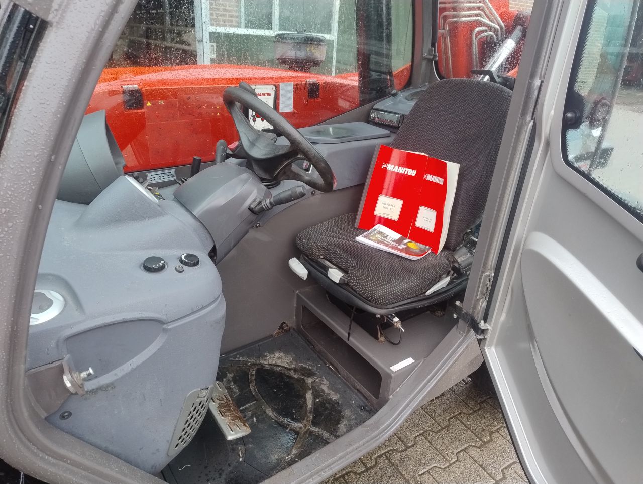 Manitou MLT625-75H vereiker +voerhapper bak en palletvork