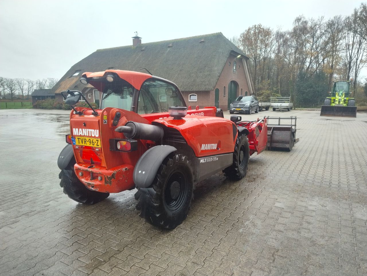 Manitou MLT625-75H vereiker +voerhapper bak en palletvork