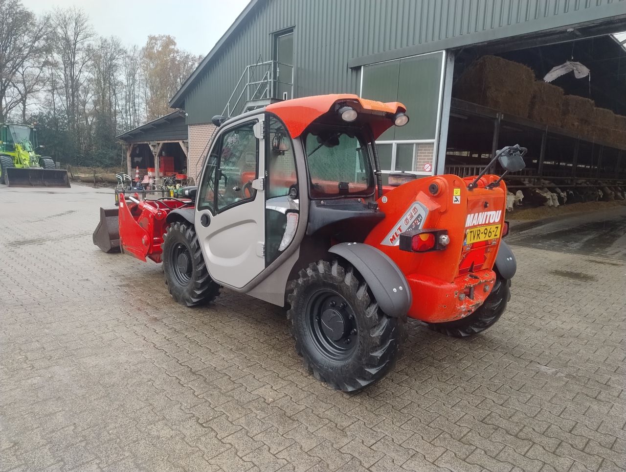 Manitou MLT625-75H vereiker +voerhapper bak en palletvork