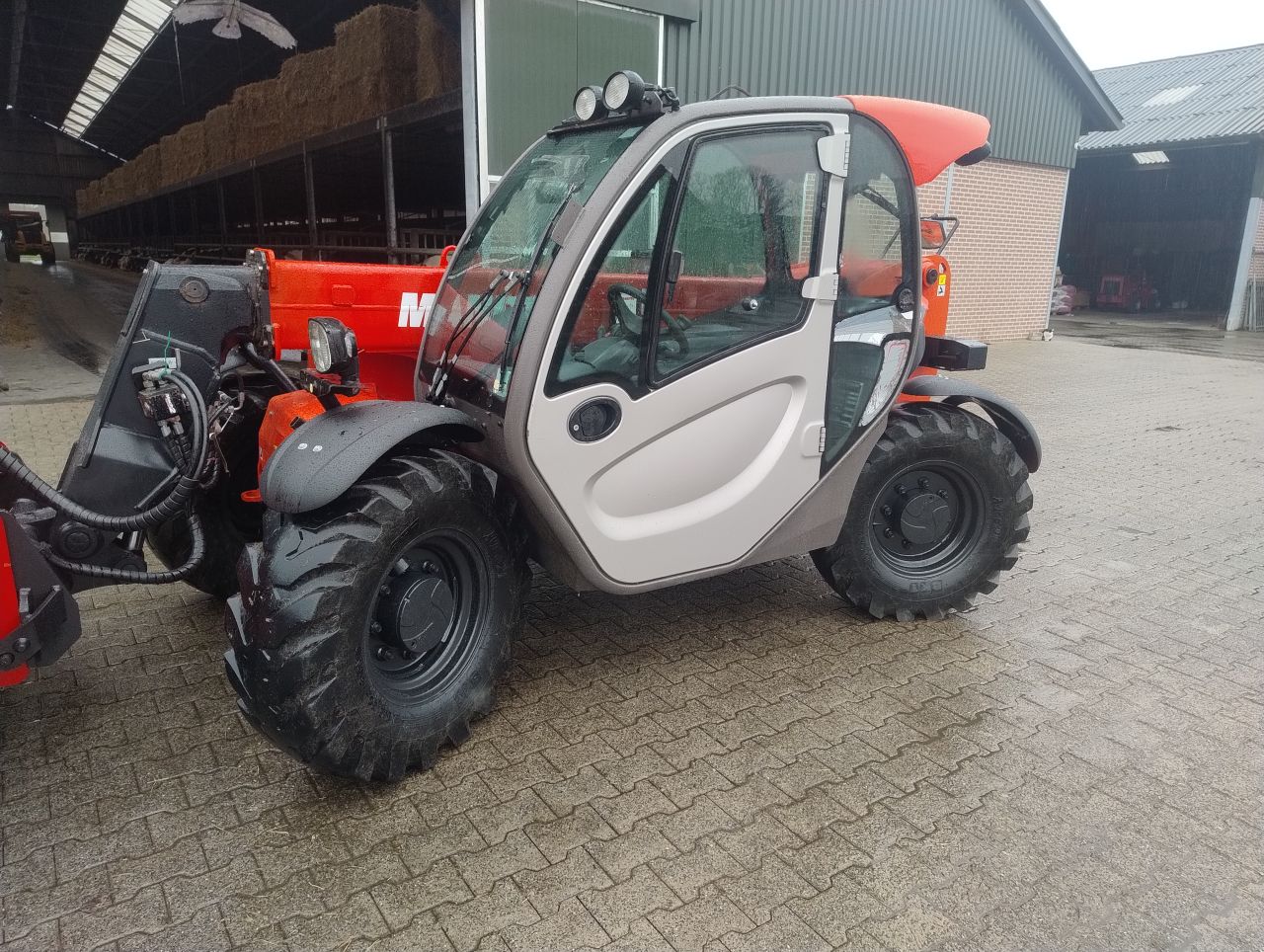 Manitou MLT625-75H vereiker +voerhapper bak en palletvork