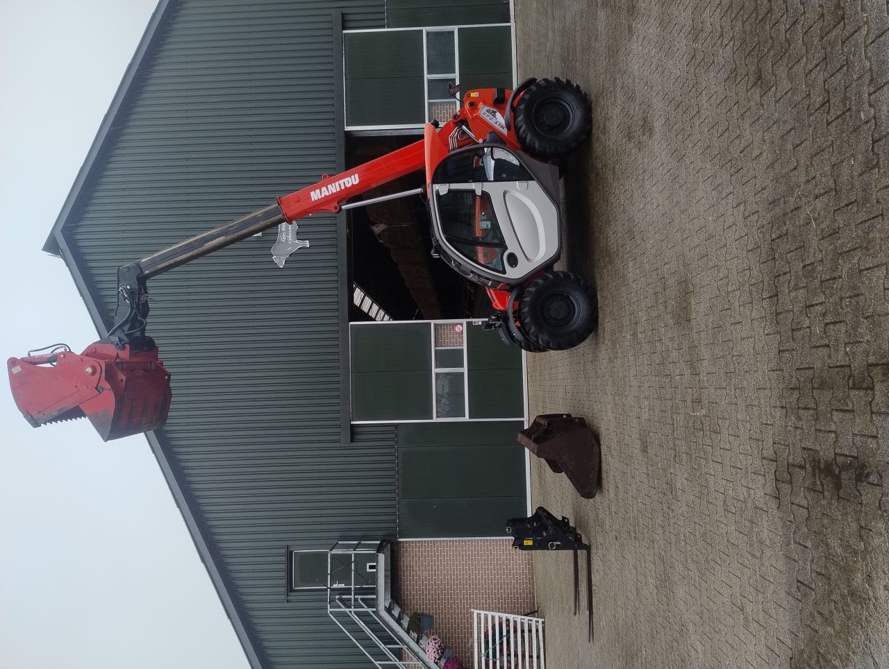 Manitou MLT625-75H vereiker +voerhapper bak en palletvork