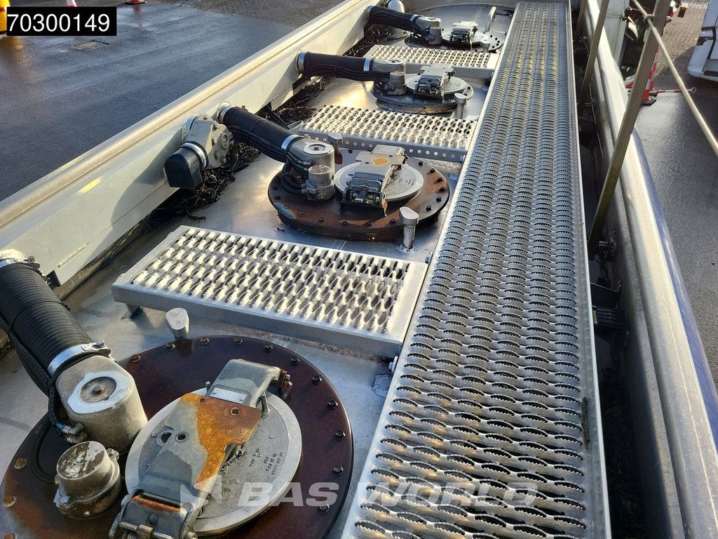 Mercedes Antos 1824 4X2 13.500Liter Fuel tanker ADR Automatic Euro 6