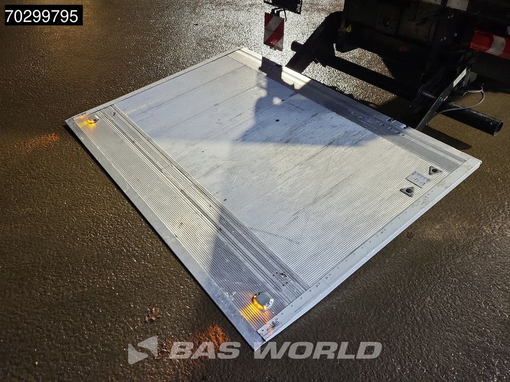 Mercedes Atego 818 4X2 8 tonner Automatic 1000kg Ladebordwand Euro 6