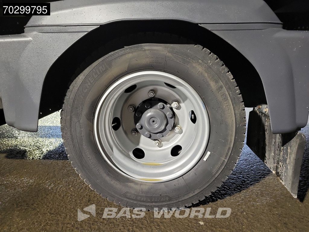 Mercedes Atego 818 4X2 8 tonner Automatic 1000kg Ladebordwand Euro 6