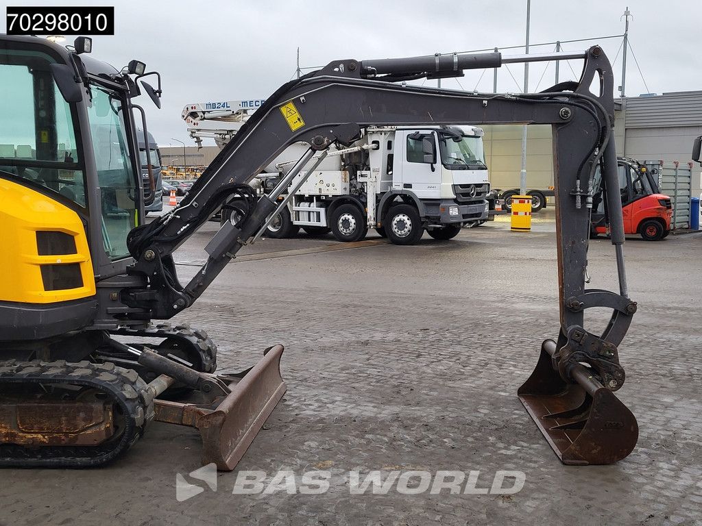 Volvo ECR50 D 3 BUCKETS