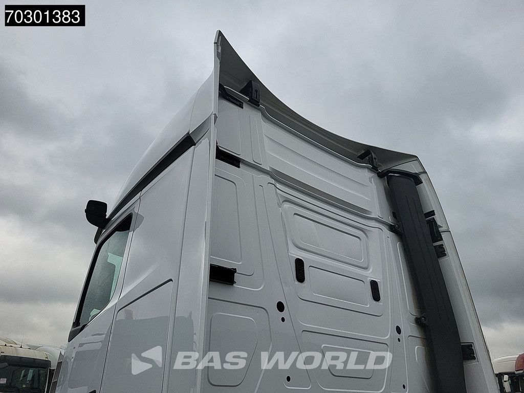 Mercedes Actros Actros 1863 4X2 BigSpace Retarder 2x Tanks