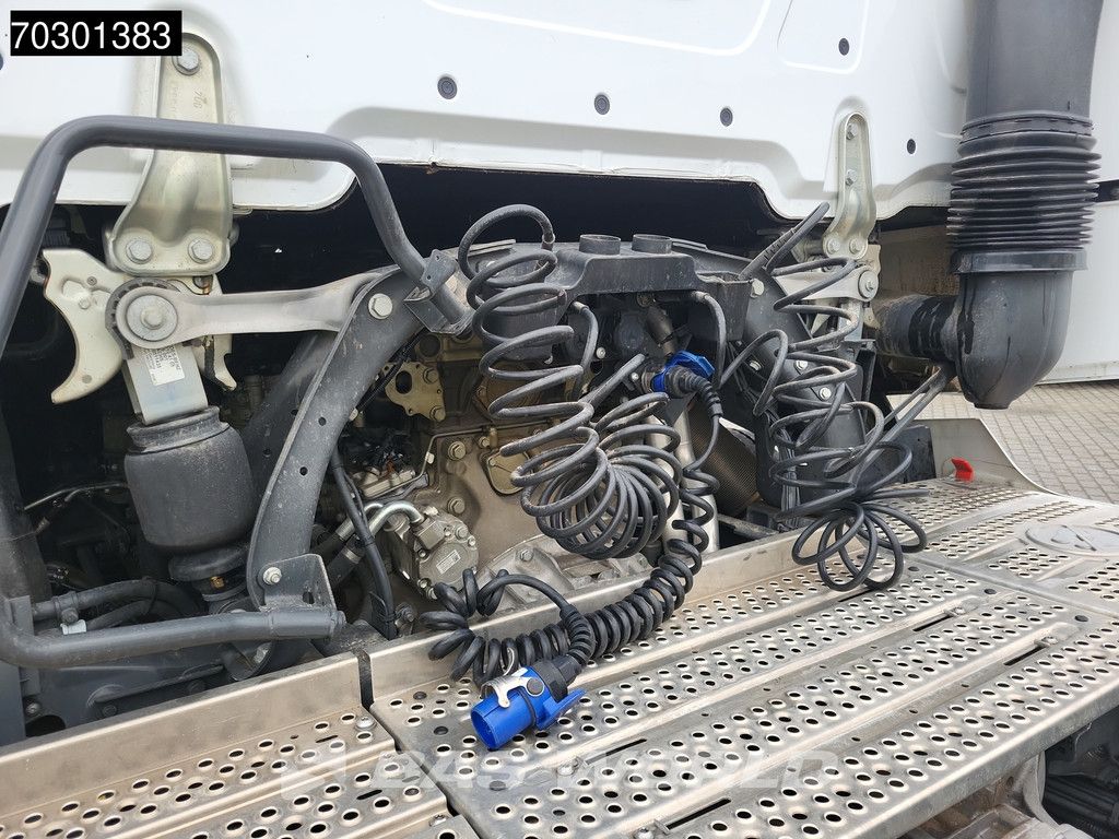 Mercedes Actros Actros 1863 4X2 BigSpace Retarder 2x Tanks