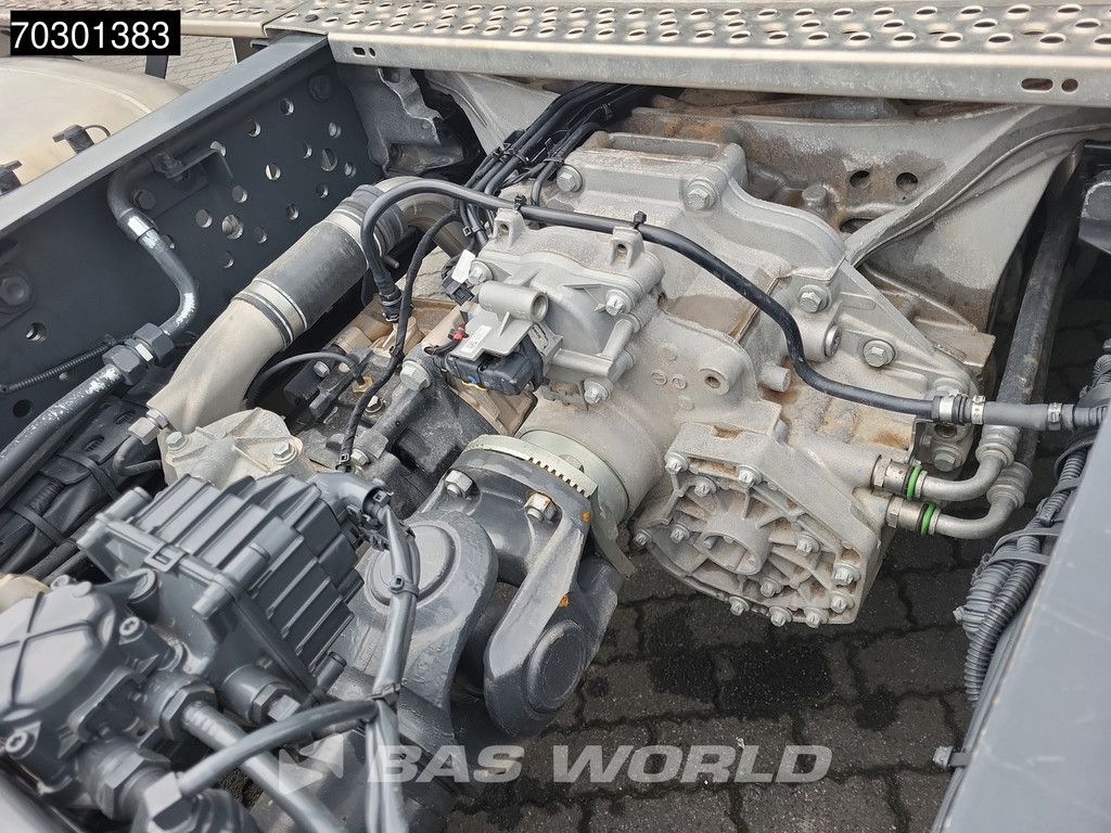 Mercedes Actros Actros 1863 4X2 BigSpace Retarder 2x Tanks