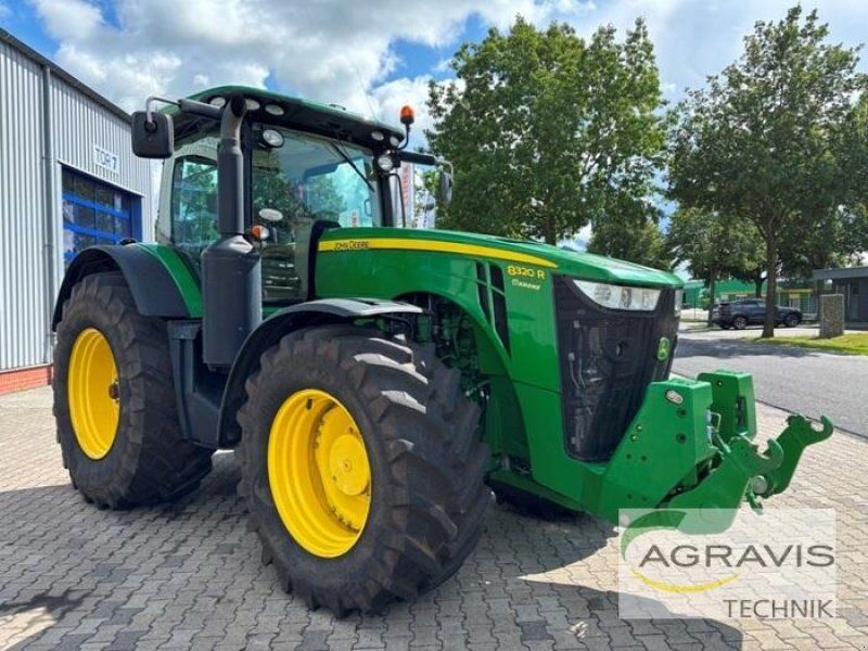 John Deere 8320 R