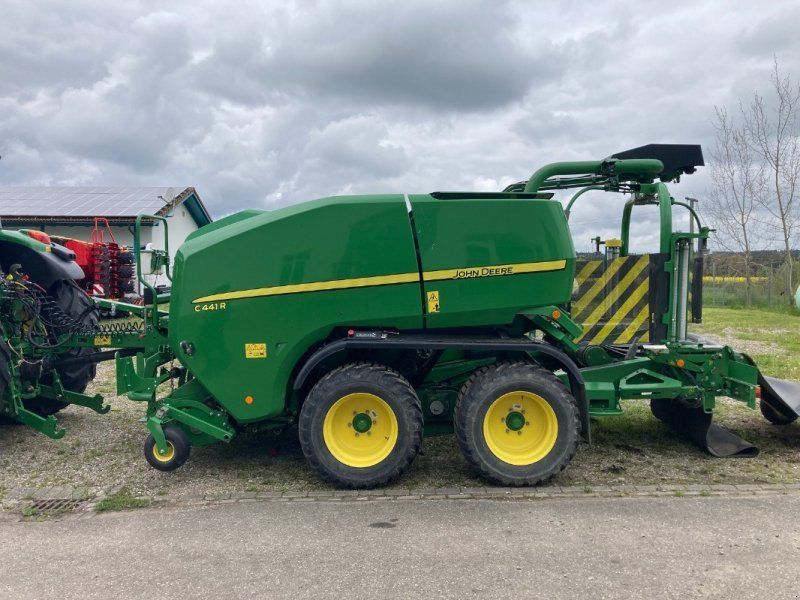 John Deere C441R