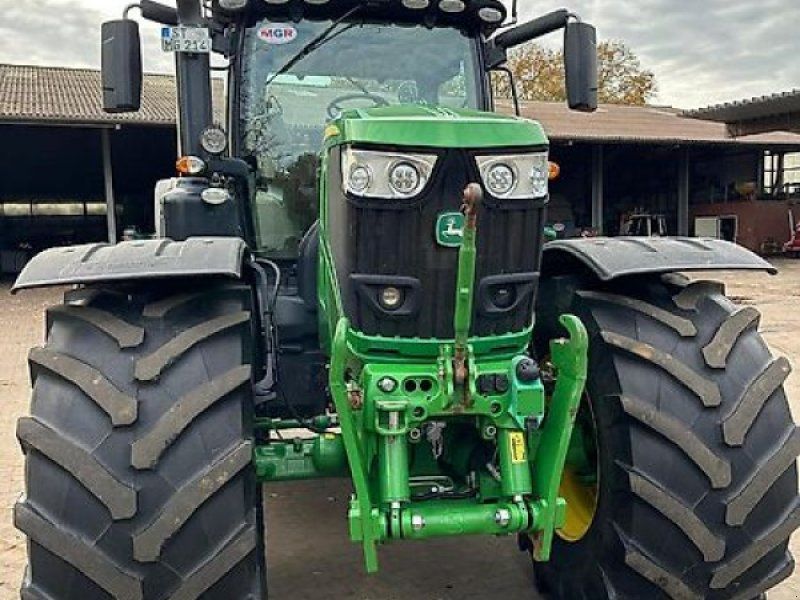 John Deere 6215 R mit GPS RTK